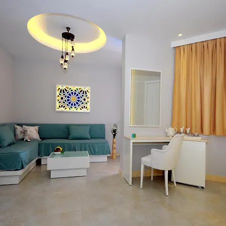 Ξενοδοχείο Sea Breeze And Ολουντενίζ