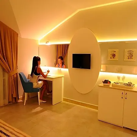 Hotel Sea Breeze And 4*