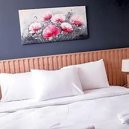 Sea Breeze And Hotel 4*