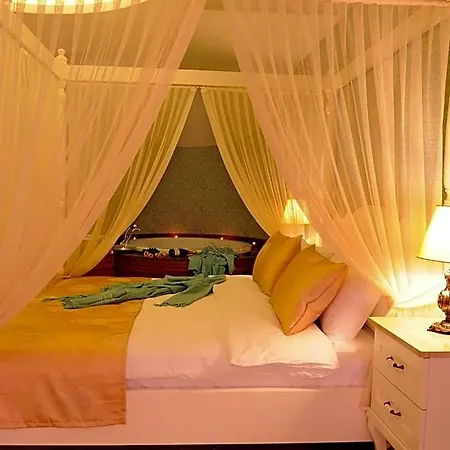 Hotel Sea Breeze And 4*
