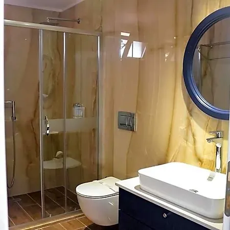 Hotel Sea Breeze And