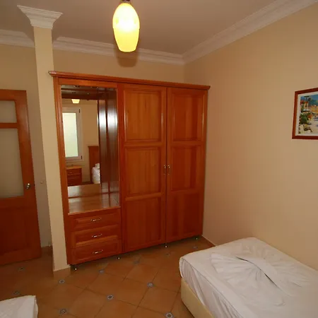 Sea Breeze And Hotell 4*